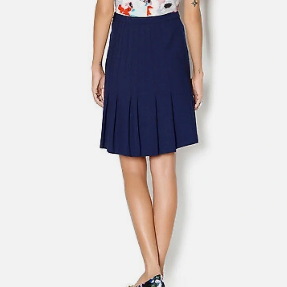 Diane Von‎ Furstenberg Eliza Pleated Skirt in Navy Blue Size 0